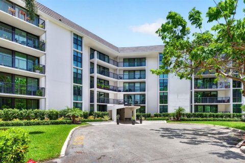 Condo in Fort Lauderdale, Florida, 2 bedrooms  № 2191687 - photo 2