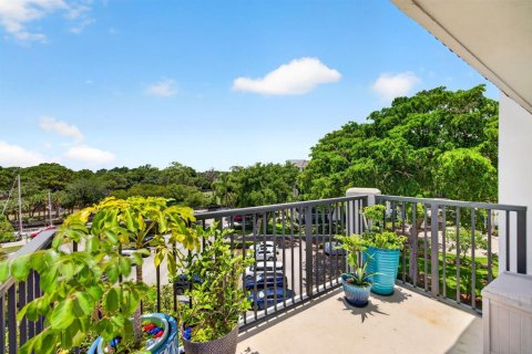 Condo in Fort Lauderdale, Florida, 2 bedrooms  № 2191687 - photo 21