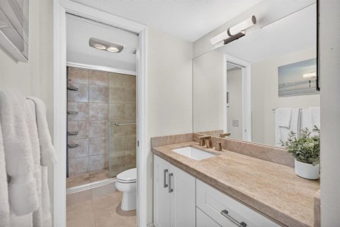 Condo in Fort Lauderdale, Florida, 2 bedrooms  № 2191687 - photo 25