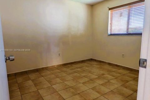 Apartment in Hialeah, Florida 3 bedrooms, 92.34 sq.m. № 1994546 - photo 20