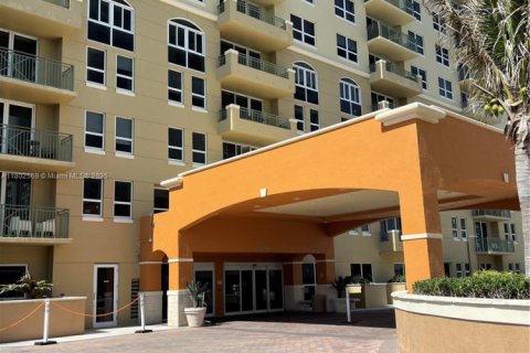 Купить кондоминиум в Халландейл-Бич, Флорида 2 спальни, 117.06м2, № 2002480 - фото 30