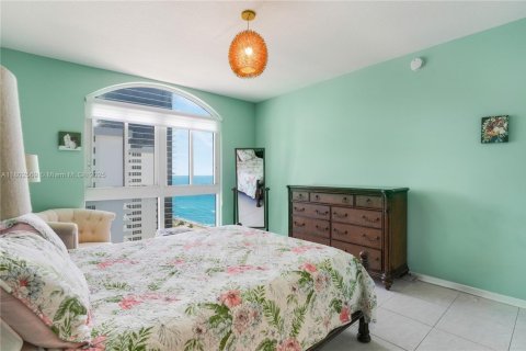 Купить кондоминиум в Халландейл-Бич, Флорида 2 спальни, 117.06м2, № 2002480 - фото 10