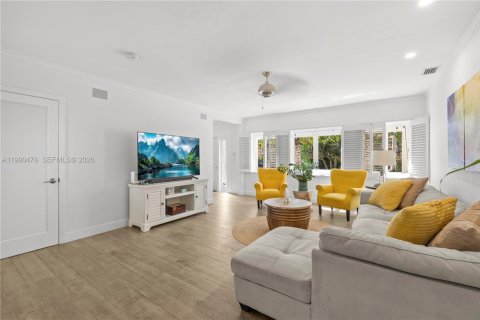 Casa en venta en Miami, Florida, 3 dormitorios, 140.65 m2 № 2057341 - foto 7