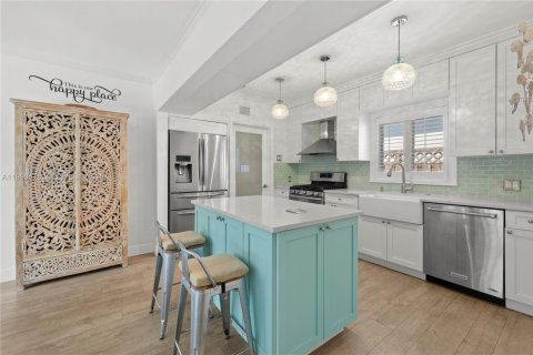 Casa en venta en Miami, Florida, 3 dormitorios, 140.65 m2 № 2057341 - foto 11