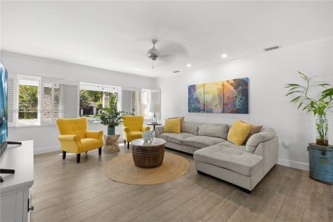 Casa en venta en Miami, Florida, 3 dormitorios, 140.65 m2 № 2057341 - foto 5
