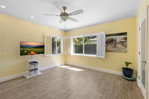 Casa en venta en Miami, Florida, 3 dormitorios, 140.65 m2 № 2057341 - foto 19