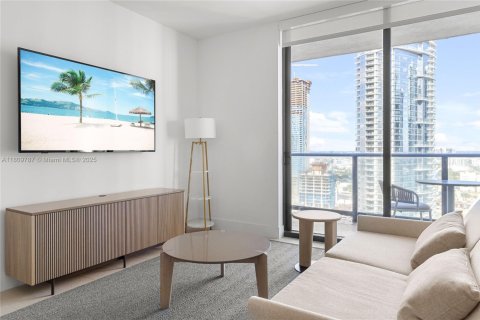 Condo in Miami, Florida, 2 bedrooms  № 1875449 - photo 13