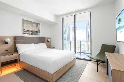 Condo in Miami, Florida, 2 bedrooms  № 1875449 - photo 9