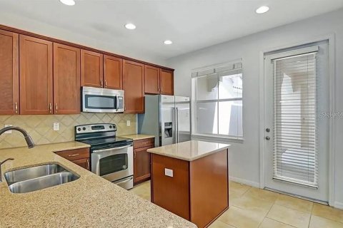 Touwnhouse à louer à Orlando, Floride: 3 chambres, 171.03 m2 № 2284969 - photo 6