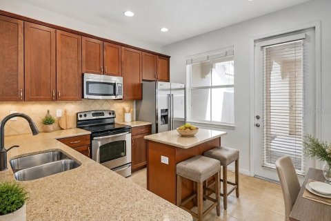 Touwnhouse à louer à Orlando, Floride: 3 chambres, 171.03 m2 № 2284969 - photo 7