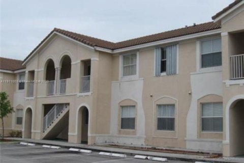 Copropriété à louer à Homestead, Floride: 2 chambres, 84.91 m2 № 1966795 - photo 1