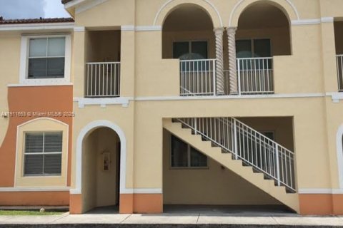 Copropriété à louer à Homestead, Floride: 2 chambres, 84.91 m2 № 1966795 - photo 2