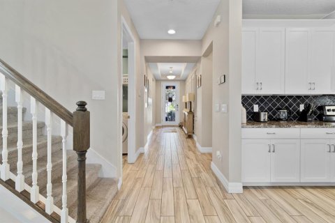 Casa en venta en Kissimmee, Florida, 9 dormitorios, 405.33 m2 № 1631003 - foto 3
