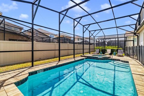 Casa en venta en Kissimmee, Florida, 9 dormitorios, 405.33 m2 № 1631003 - foto 14