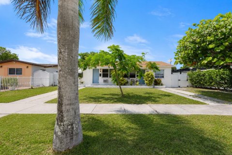 Propiedad comercial en venta en West Palm Beach, Florida, 107.02 m2 № 2168069 - foto 17