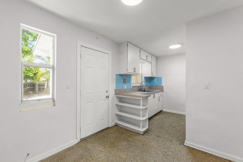 Propiedad comercial en venta en West Palm Beach, Florida, 107.02 m2 № 2168069 - foto 10