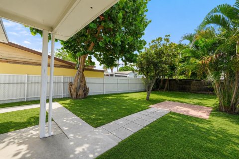 Propiedad comercial en venta en West Palm Beach, Florida, 107.02 m2 № 2168069 - foto 13
