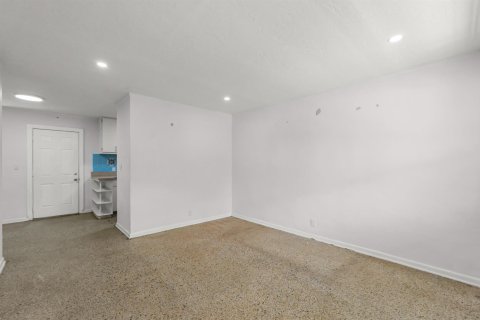 Propiedad comercial en venta en West Palm Beach, Florida, 107.02 m2 № 2168069 - foto 4