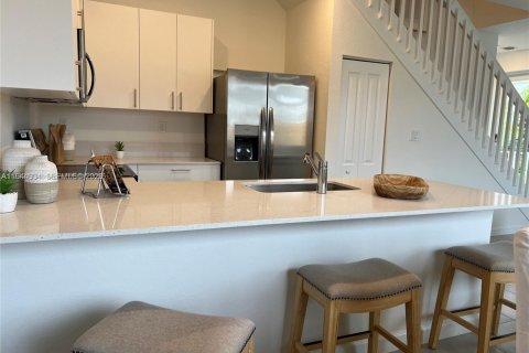 Touwnhouse à louer à Homestead, Floride: 4 chambres, 167.6 m2 № 2001434 - photo 9