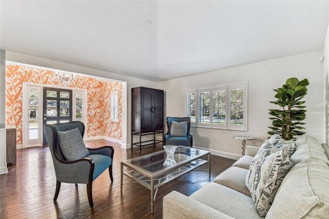 Villa ou maison à louer à Tampa, Floride: 4 chambres, 217.02 m2 № 2115380 - photo 4