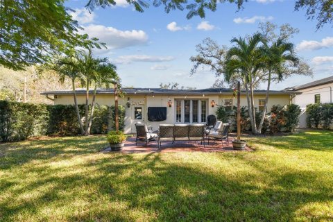 Villa ou maison à louer à Tampa, Floride: 4 chambres, 217.02 m2 № 2115380 - photo 20