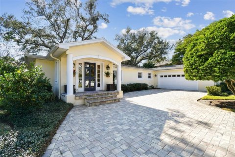 Casa en Tampa, Florida 4 dormitorios, 217.02 m2 № 2115380