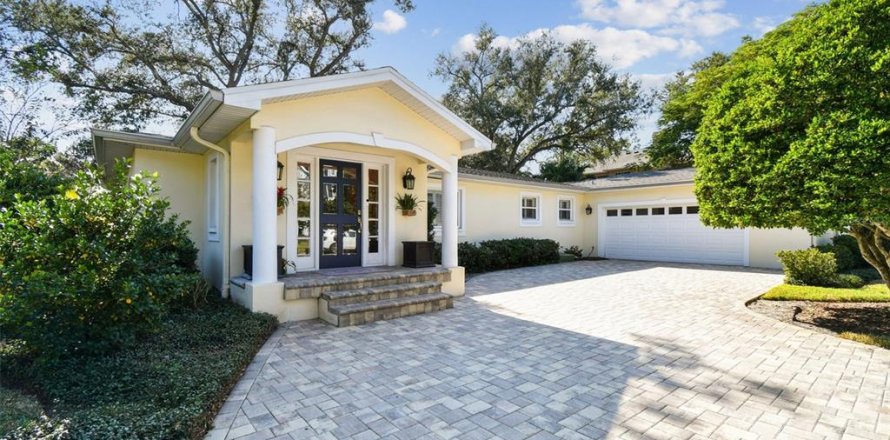Villa ou maison à Tampa, Floride 4 chambres, 217.02 m2 № 2115380