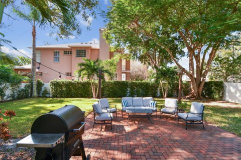 Villa ou maison à louer à Tampa, Floride: 4 chambres, 217.02 m2 № 2115380 - photo 19