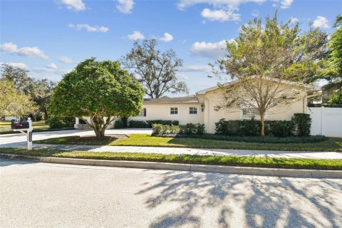 Villa ou maison à louer à Tampa, Floride: 4 chambres, 217.02 m2 № 2115380 - photo 22