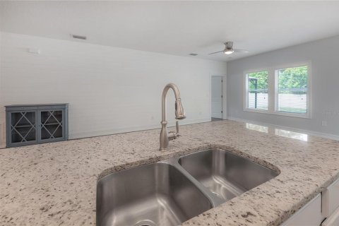 House in Tampa, Florida 3 bedrooms, 148.27 sq.m. № 1747706 - photo 15