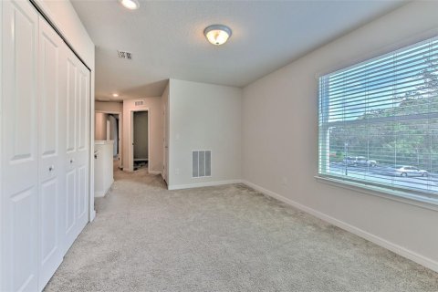 Townhouse in Land O' Lakes, Florida 3 bedrooms, 168.9 sq.m. № 2155987 - photo 26