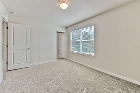 Townhouse in Land O' Lakes, Florida 3 bedrooms, 168.9 sq.m. № 2155987 - photo 29