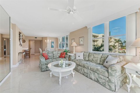 Condo in Saint Petersburg, Florida, 2 bedrooms  № 1816744 - photo 15