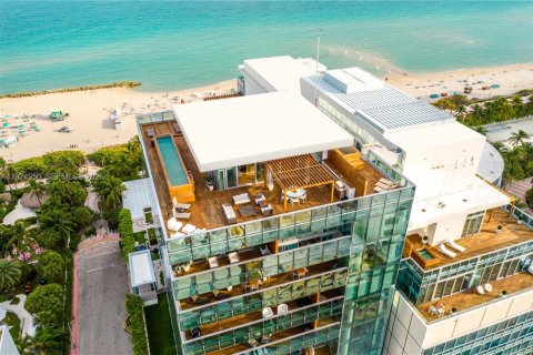 Condo in Miami Beach, Florida, 4 bedrooms  № 2241770