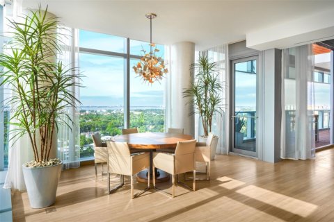 Condo in Miami Beach, Florida, 4 bedrooms № 2241770 - photo 9