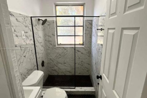 Villa ou maison à louer à Miami, Floride: 2 chambres № 1974301 - photo 2