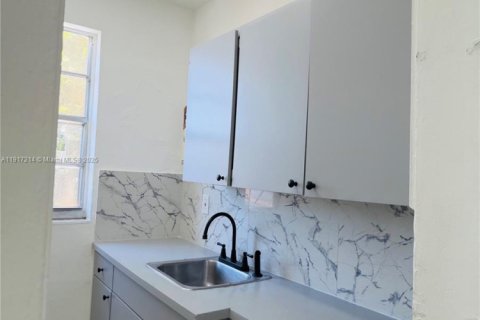 Villa ou maison à louer à Miami, Floride: 2 chambres № 1974301 - photo 8