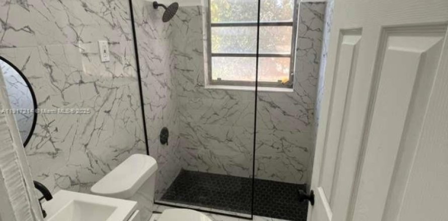 Villa ou maison à Miami, Floride 2 chambres № 1974301