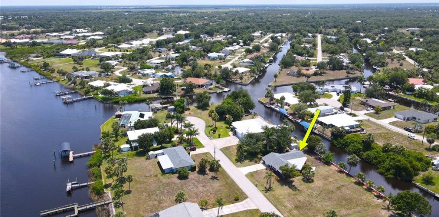 Casa en Punta Gorda, Florida 3 dormitorios, 152.27 m2 № 1758196