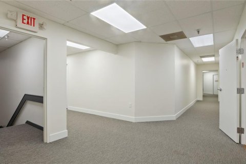Immobilier commercial à louer à Orlando, Floride: 5505.95 m2 № 1832966 - photo 8