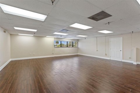 Immobilier commercial à louer à Orlando, Floride: 5505.95 m2 № 1832966 - photo 10