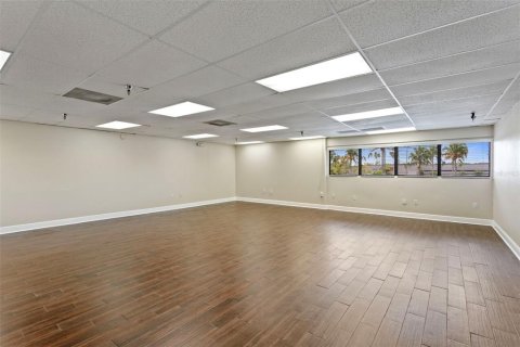 Immobilier commercial à louer à Orlando, Floride: 5505.95 m2 № 1832966 - photo 11