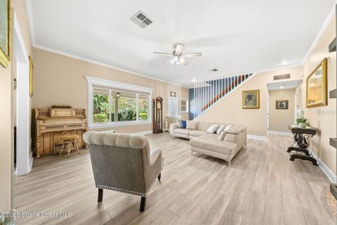 House in Merrit Island, Florida 4 bedrooms, 294.69 sq.m. № 1651654 - photo 16