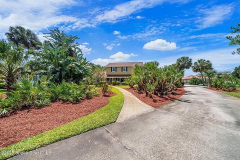 House in Merrit Island, Florida 4 bedrooms, 294.69 sq.m. № 1651654 - photo 10