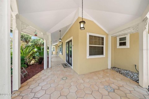 House in Merrit Island, Florida 4 bedrooms, 294.69 sq.m. № 1651654 - photo 5