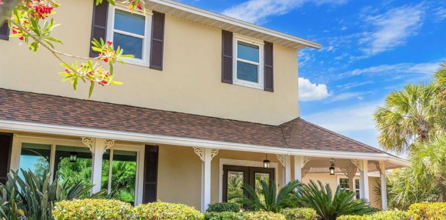 House in Merrit Island, Florida 4 bedrooms, 294.69 sq.m. № 1651654