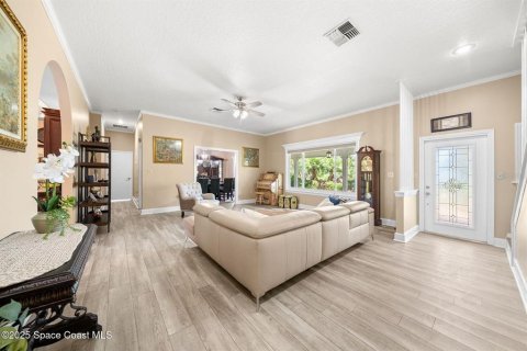 House in Merrit Island, Florida 4 bedrooms, 294.69 sq.m. № 1651654 - photo 15