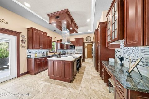 House in Merrit Island, Florida 4 bedrooms, 294.69 sq.m. № 1651654 - photo 22