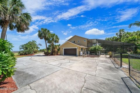 House in Merrit Island, Florida 4 bedrooms, 294.69 sq.m. № 1651654 - photo 11