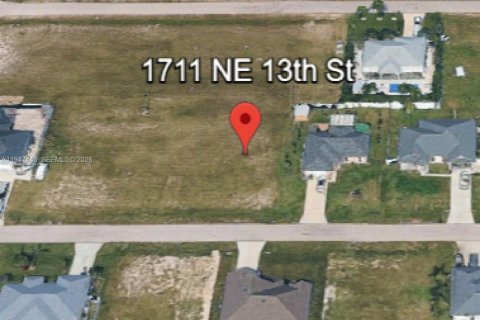 Terrain à Cape Coral, Floride № 2158158